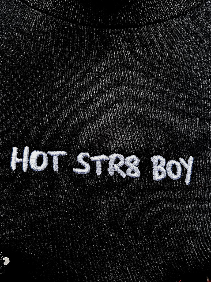 HOT STR8 BOY Embroidered Tee Lynks