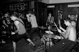 Contender — Photo