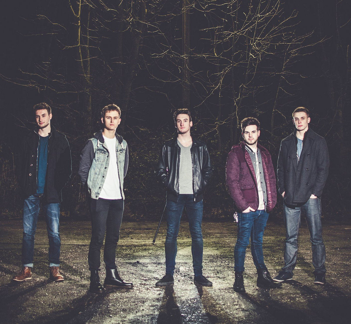 2 years ago. 1 year надпись. Nothing but thieves. The years are gone. Побег от проблем фото.