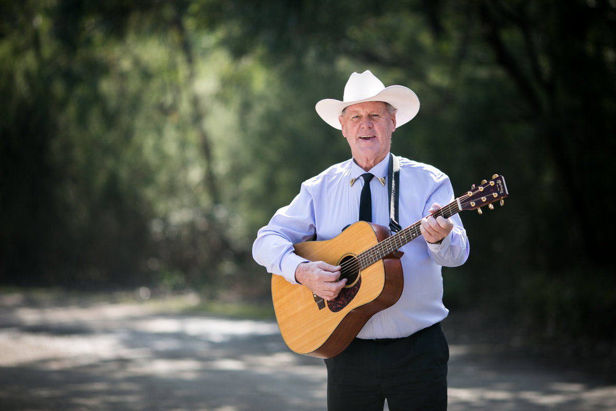 One pair of Hands | Ian Castles