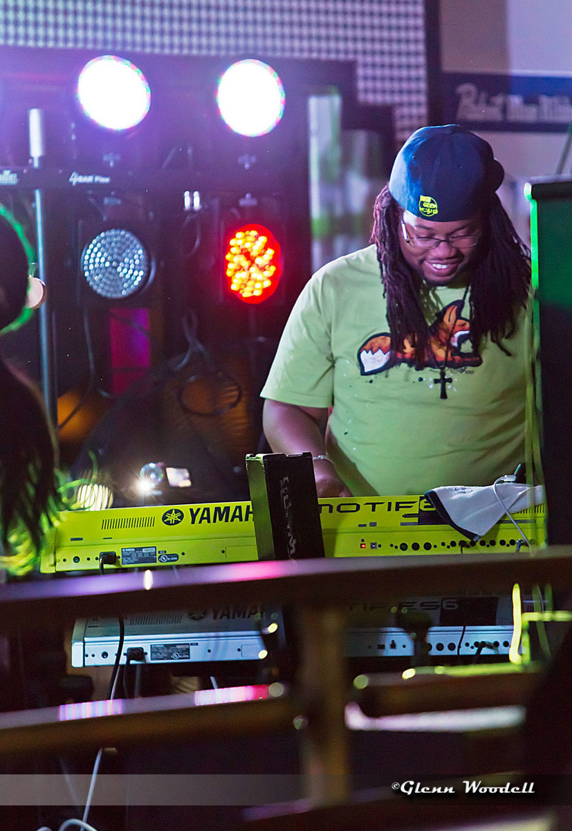 Chronicles Of A Geek Vol. 1 Tavis Simmons (BanD GeeK MusiQ)