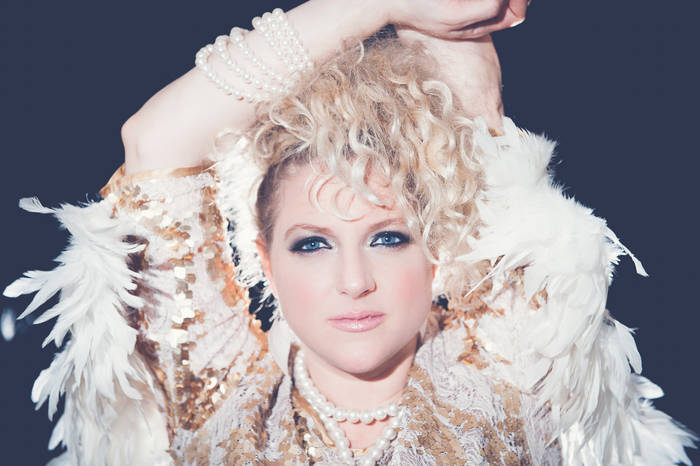 アート・デザイン・音楽 Laura Van Severen Land. アート・デザイン