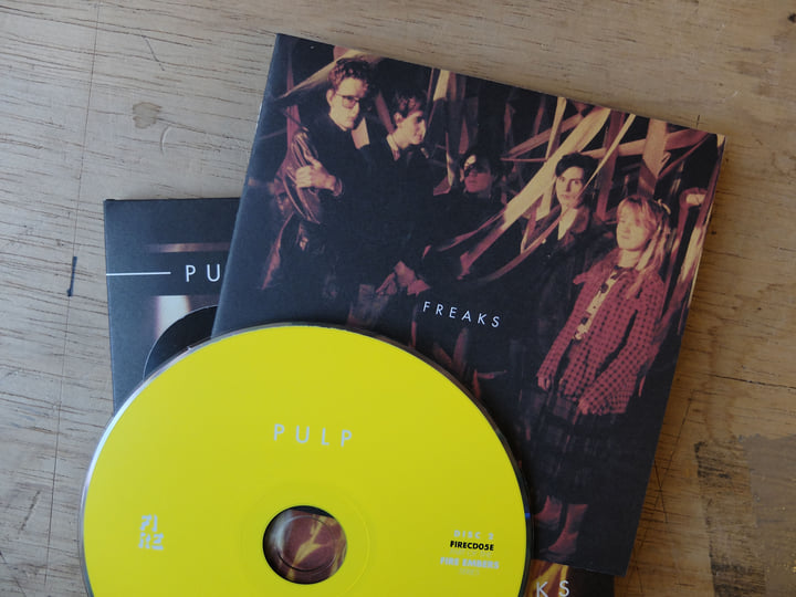 THE NEWSPAPER CD 魚雷 都市伝説解体センター ラメキラカンバッジコレクション【1BOX 10