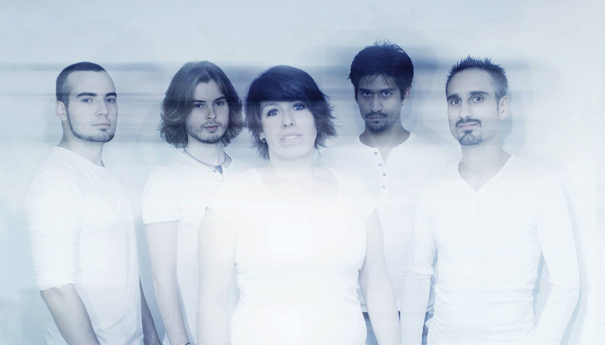 All Around Me Flyleaf Lyrics