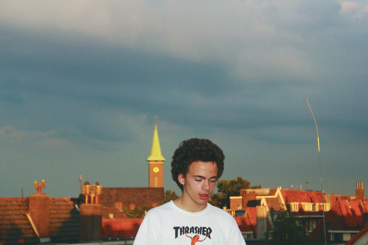 Wavy tsunami lifeguard