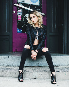 Jaclyn Gee — Photo
