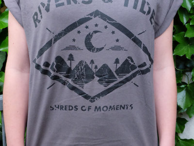T-Shirt "SHREDS OF MOMENTS" main photo