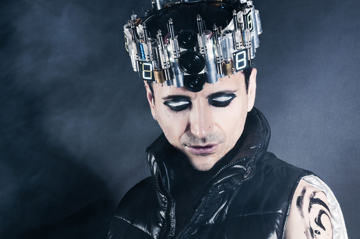 Heavy Is The Head That Wears The Crown | Hamlet