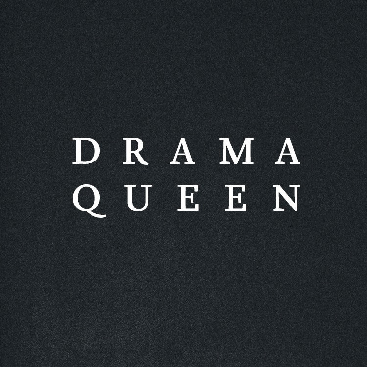 Ти цілуєш її | Drama Queen