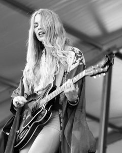 Kristin Diable — Photo