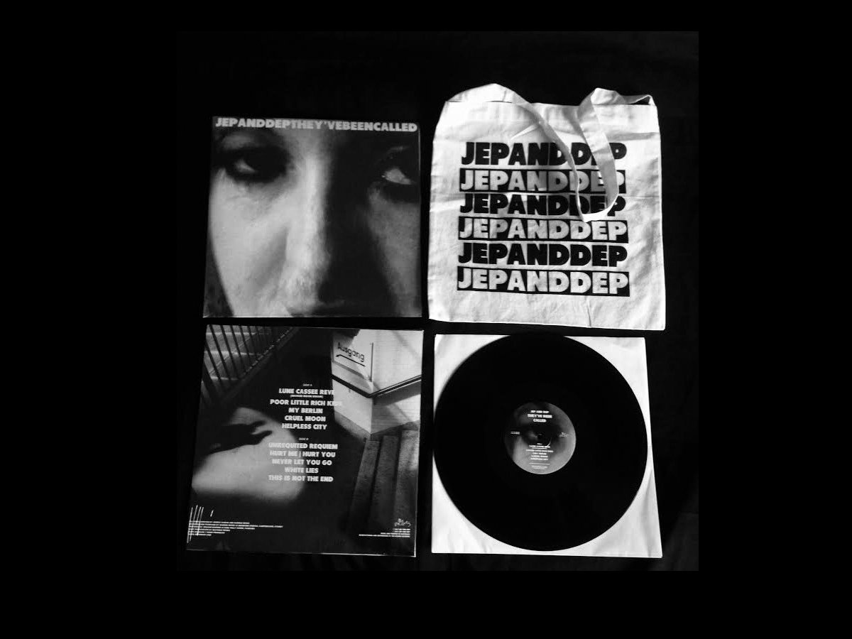 album black and white