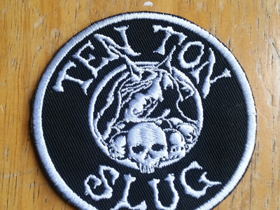 'Circle of slime' embroidered patch main photo
