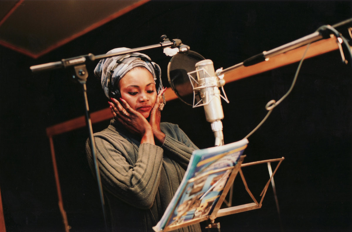 TÉLÉCHARGER OUMOU SANGARE MOUSSOLOU SANGARE TÉLÉCHARGER MOUSSOLOU OUMOU