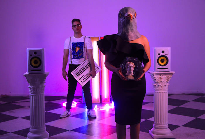 Lost Alien Boy Attempts Communication To The Creatures with Big