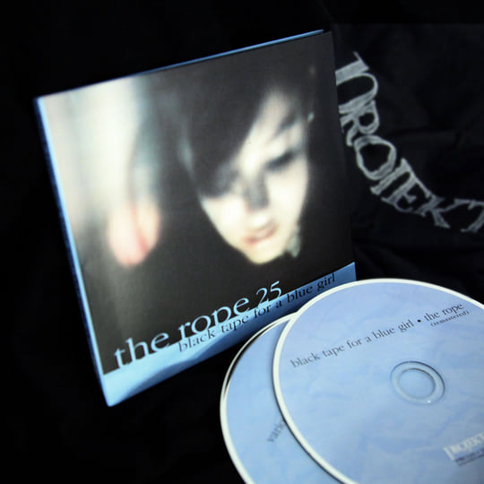 black tape for a bluegirl–WithMySorrows black tape for a blue girl – With My Sorrows (2012 Mix