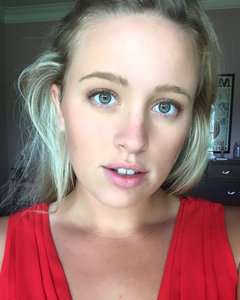 Annie — Photo