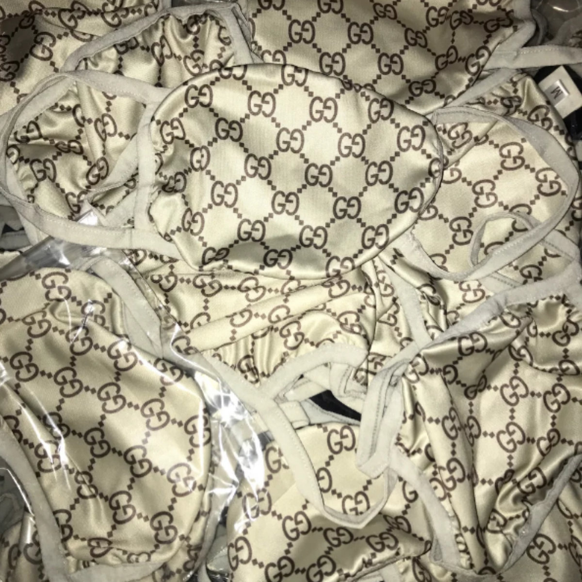 GUCCI FACE MASK (SURGICAL / DOCTOR MASK) | June GUCCI FACE MASK (SURGICAL / DOCTOR MASK) | June