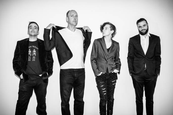 イヤーウィグ earwig パスト past Music | Earwig