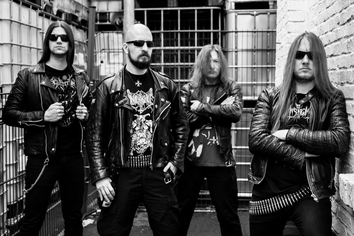 Infamie und Urgewalt Wenn Altes sich erhebt Insignium