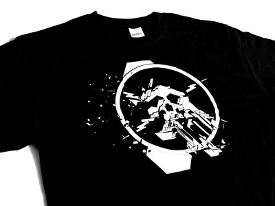 [★ SALE] Bit Shifter t-shirt • shattered skull emblem main photo