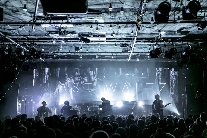 LAST WALTZ IN TOKYO | world's end girlfriend | Virgin Babylon Records