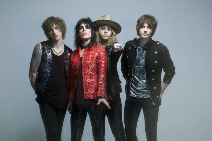 YOUNG & DANGEROUS | The Struts