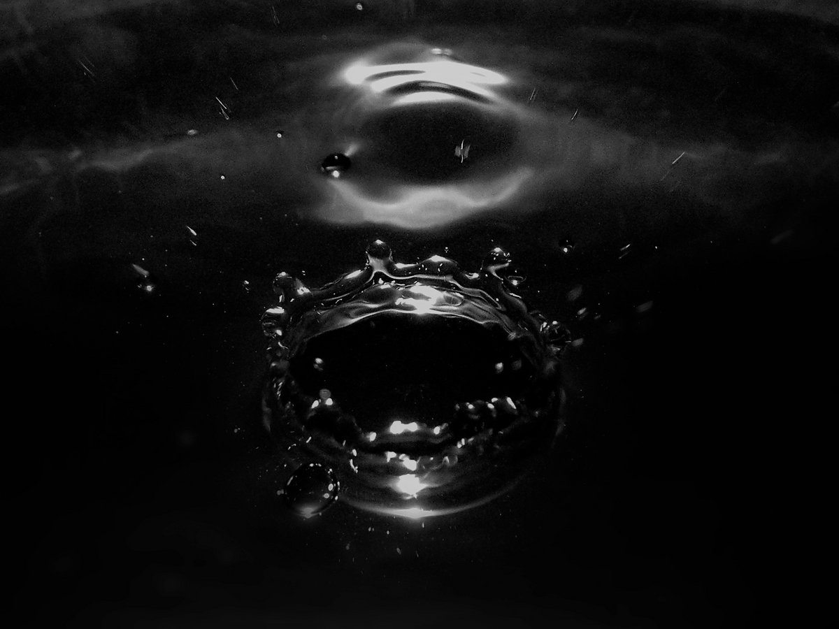 bizarre soir Pain Dropz