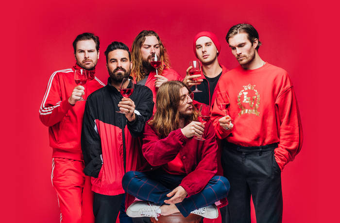 Music | Winston Surfshirt