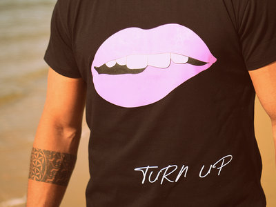 T-Shirt "Turn Up" Black / Noir main photo