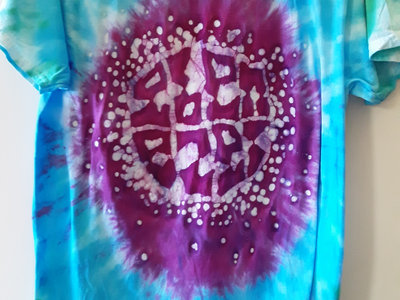 MEDIUM Hand Dyed and Batiked T-Shirt (Medium Starbubble) main photo