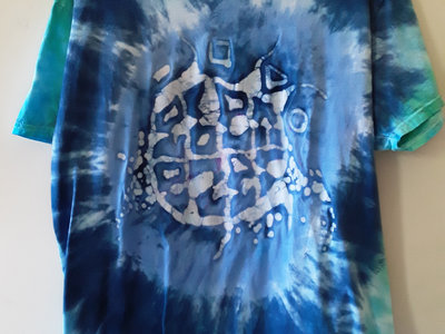 LARGE Hand Dyed and Batiked T-Shirt (Large SPACEBRAINS) main photo