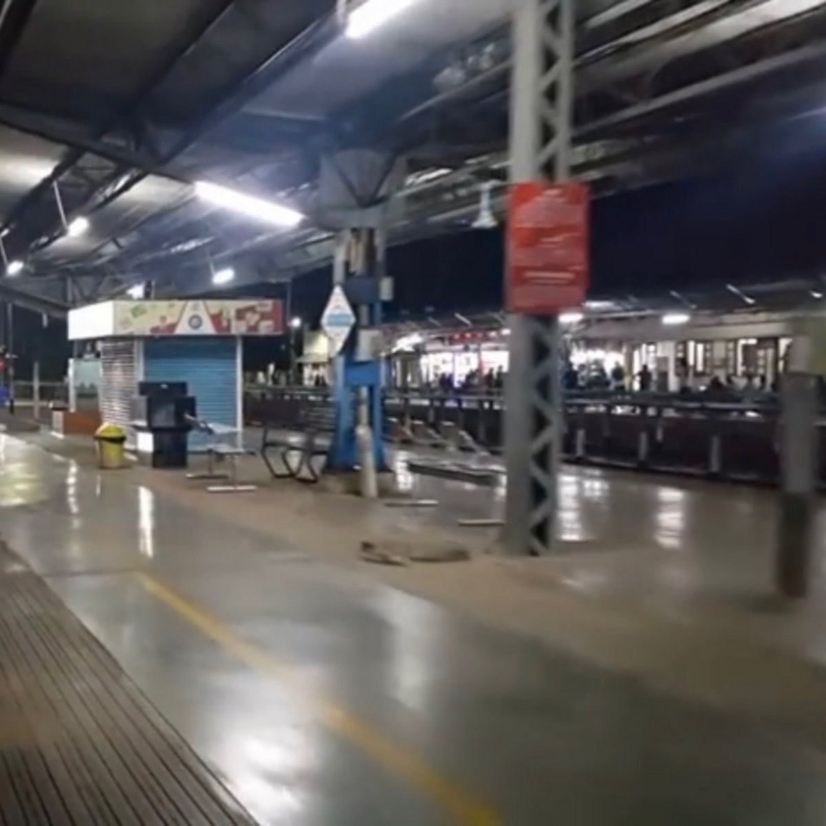 乗り込む Hypercities