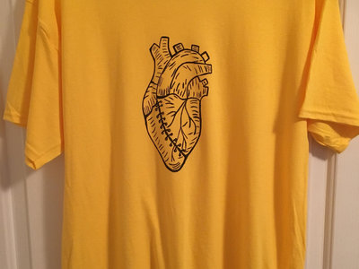 Yellow Heart T'shirt main photo