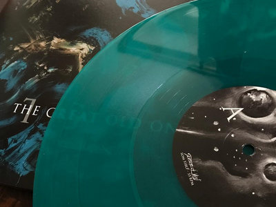 2x Green LP "Cosmicism" available on WWW.VAPOCALYPSE.FR main photo