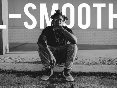 L-Smooth Blk & Wht Autographed Poster main photo