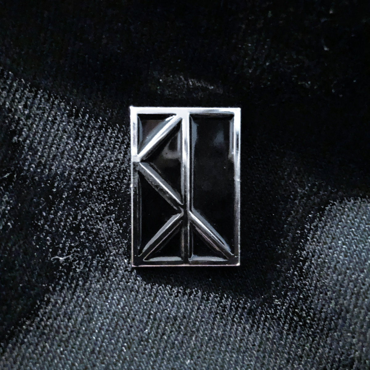 Rune Logo Enamel Pin | SKELETON HANDS