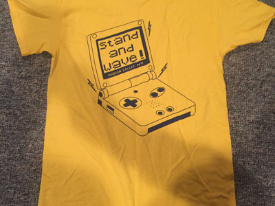 yellow gameboy t-shirt! stand and wave