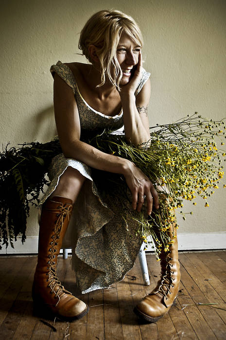 Carrie Elkin — Photo
