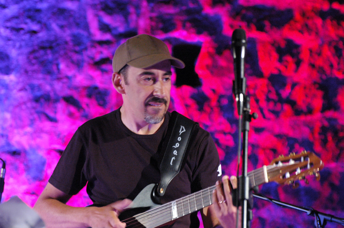 Hermanos a virtuoso guitar trio Nico Di Battista,Francesco Cavaliere