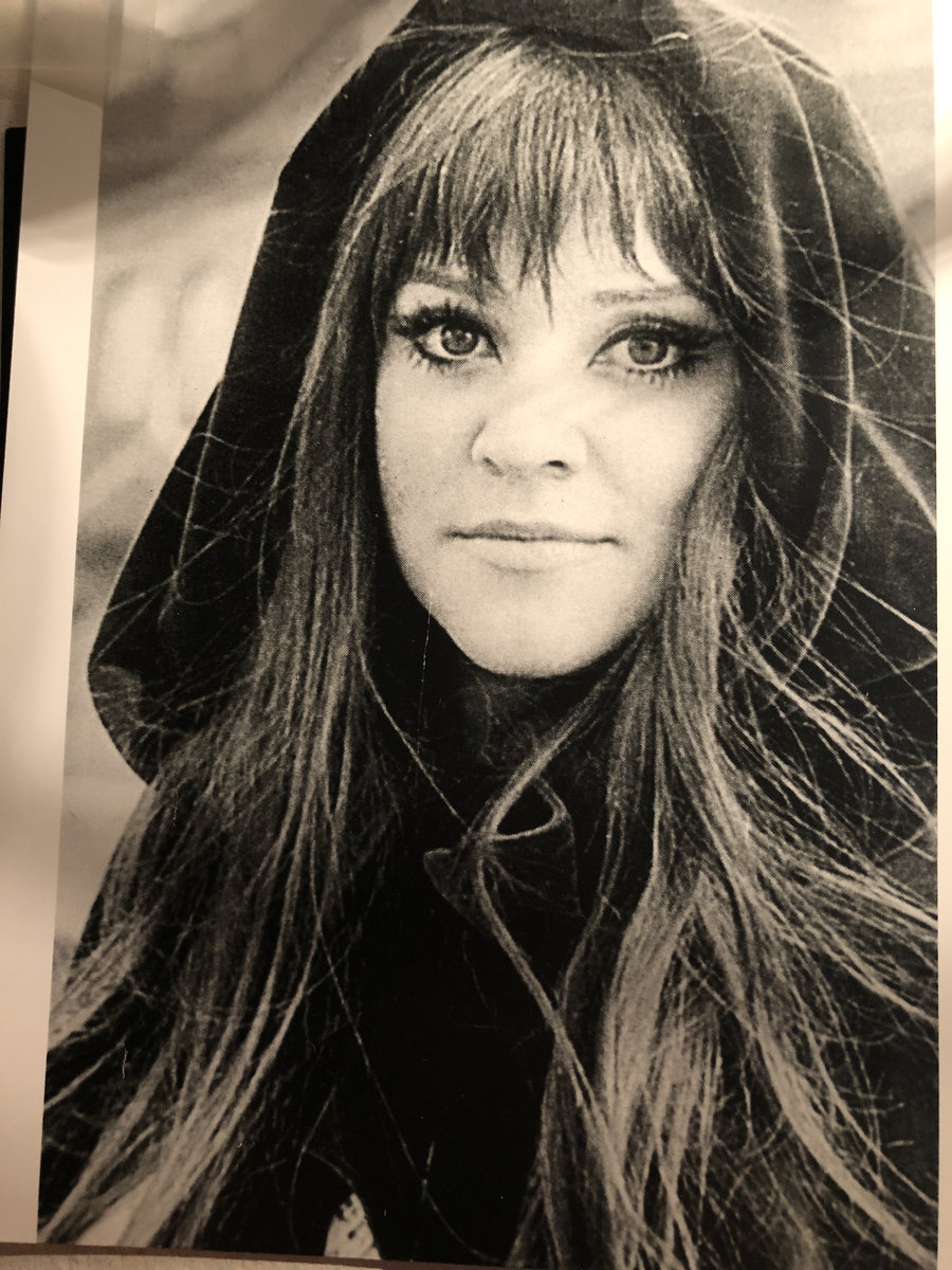 Melanie Vintage 70's Black and White | Melanie