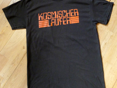 Kosmischer Läufer 'Orange Electro' Dark Brown T-Shirt main photo
