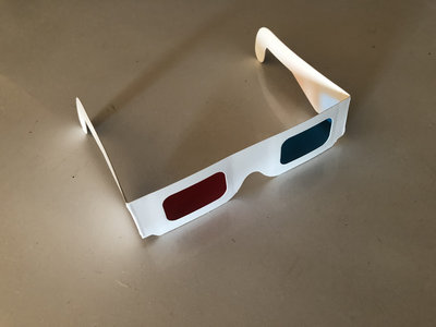 3D glasses main photo