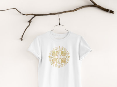 Balti Sekma Ryta Moteriški Marškinėliai / White Women's T-shirt main photo