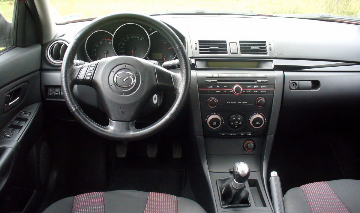 Mazda 3 2003 Compact Car photo detail