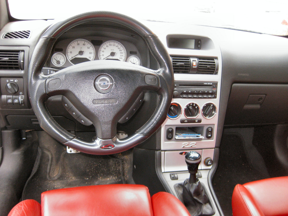 Opel Astra G 1998 Compact Car photo detail