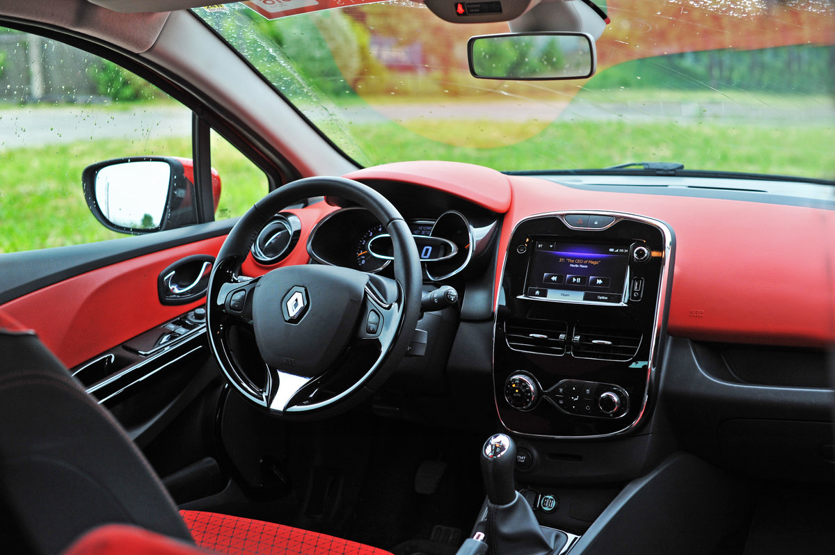 Renault Clio 2013 subcompact supermini car photo detail