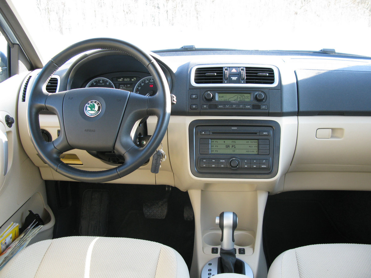 Skoda Fabia 2007 subcompact supermini car photo detail