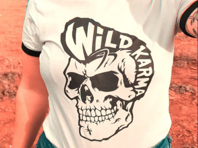 T-shirt Wild Karma white (unisexe) main photo