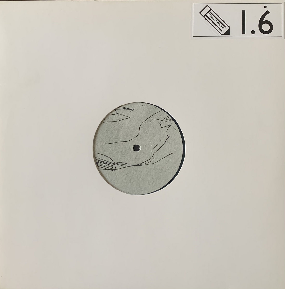 FOCUS 1.666666666 | Sensate Focus | Editions Mego