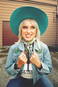 Darci Carlson — Photo